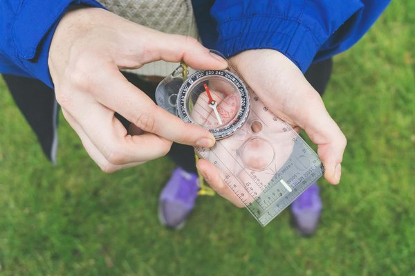 Comment préparer un itinéraire de camping pour découvrir les canyons en Arizona?